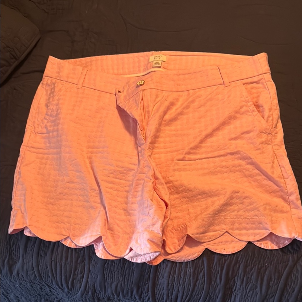 Crown & Ivy Pink Scalloped Shelby Women's Shorts 18W